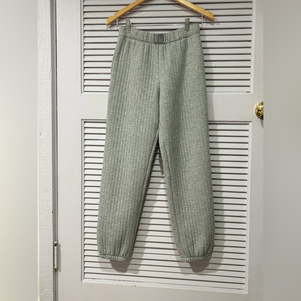 Victoria’s Secret Gray Ribbed Jogger Pants Size Small
